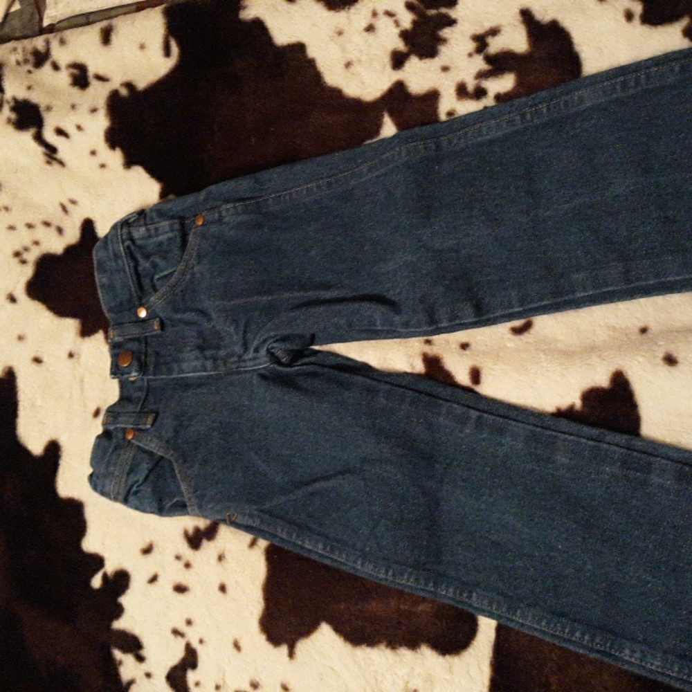 Boys 5 slim Wrangler tightens in the waist